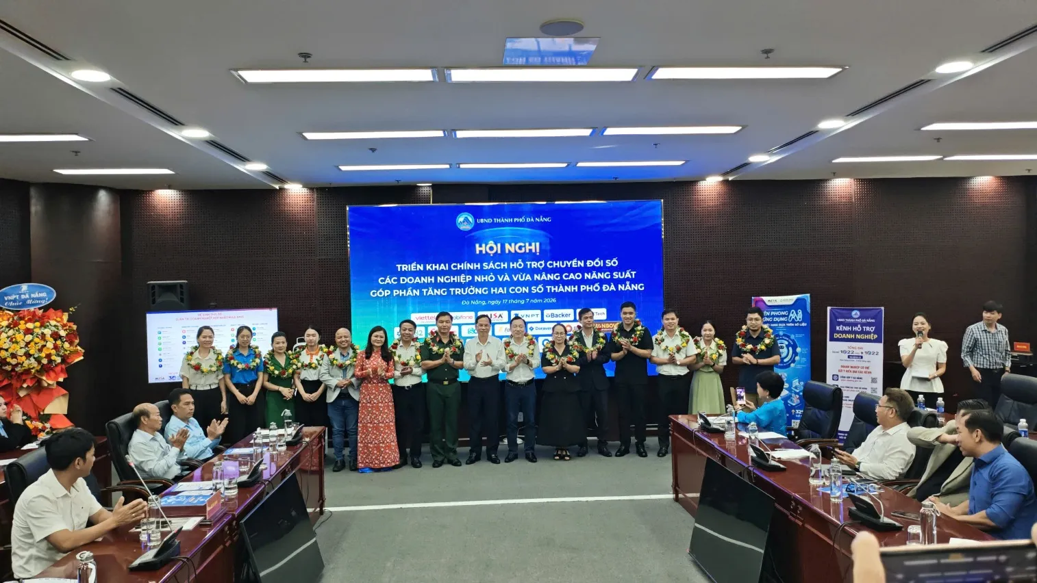Toàn cảnh Hội nghị triển khai chính sách hỗ trợ chuyển đổi số doanh nghiệp nhỏ và vừa TP Đà Nẵng